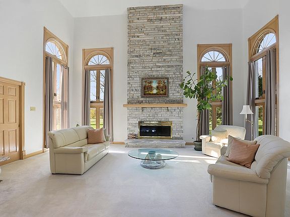 3rd image of 1021 Prestwick Dr