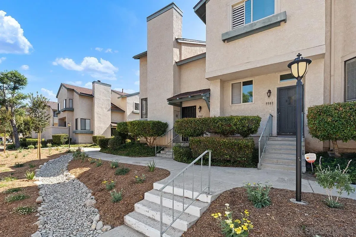 2 bed, 2.5 bath, 1341 sqft, $3,350 — Photo 2