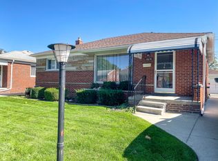 28178 Diesing Dr, Madison Heights, MI