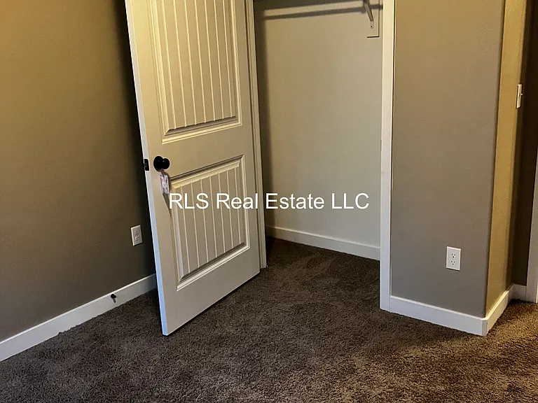 122 S 1800 W — Photo 8