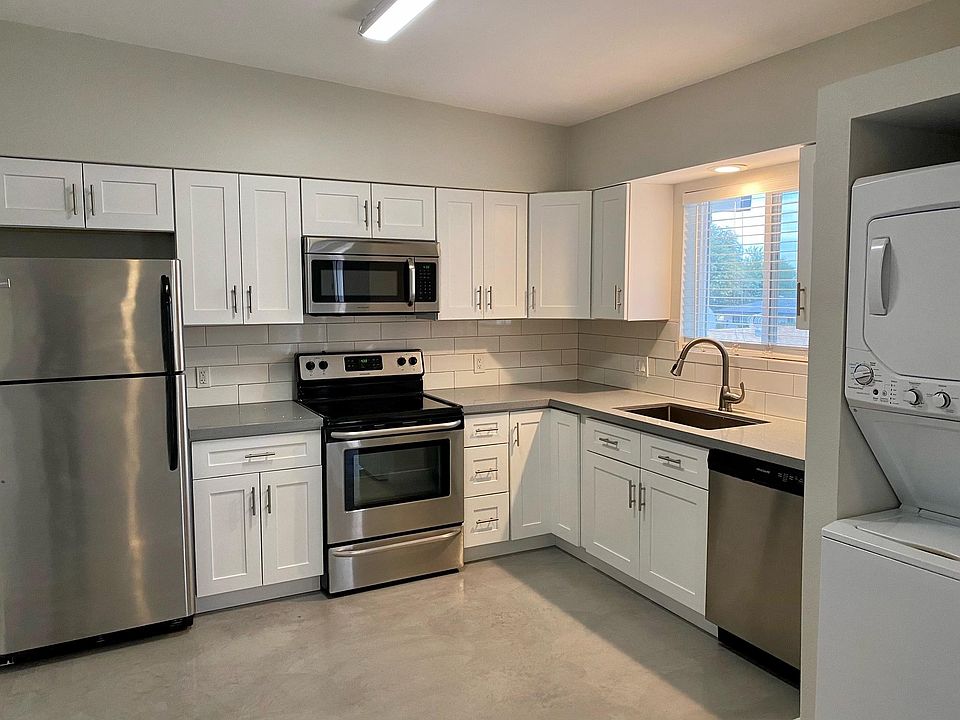 1st image of 4232 N 32nd Ave #8