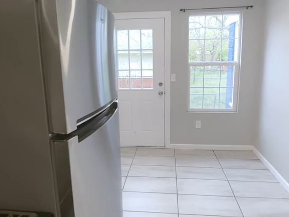 4th image of 1542 NE 42nd St