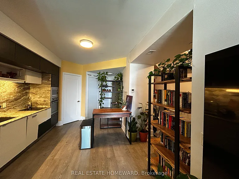 1 Edgewater Dr S #413 — Photo 6