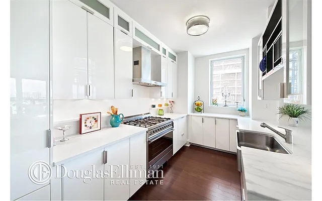 Sold by Douglas Elliman | media 18