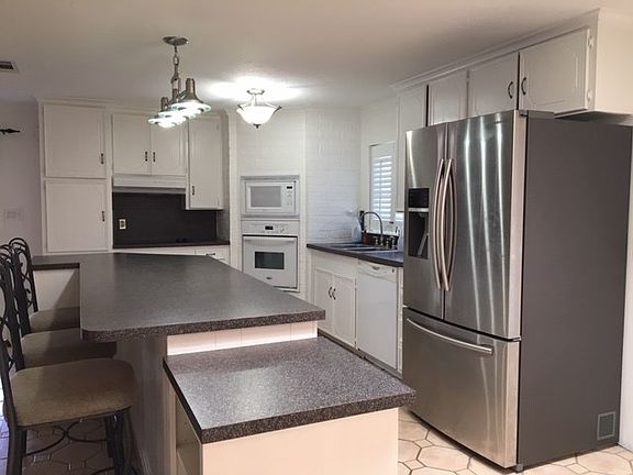 3rd image of 2930 Sierra Cir