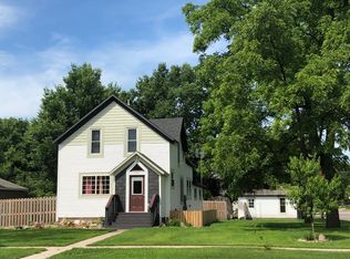 410 S 8th St, Bird Island, MN 55310