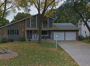 5663 Matterhorn Dr NE, Fridley, MN 55432