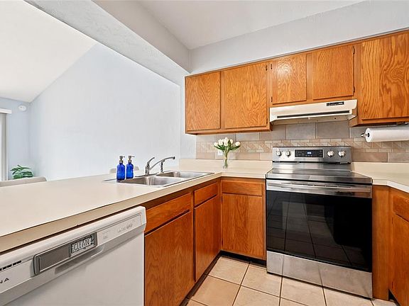 4th image of 4431 SW 21ST LANE