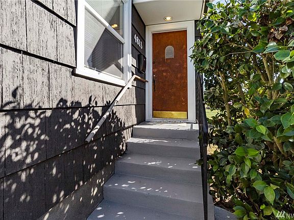 4th image of 4813 Yakima Ave