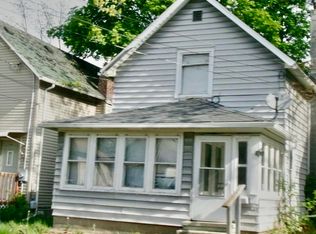 1021 Hickory St, Lansing, MI 48912