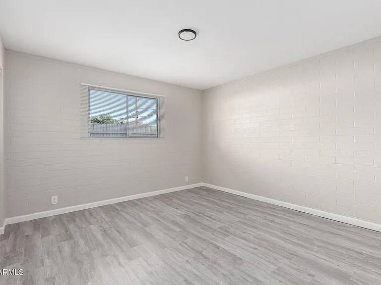 405 S Priest Dr — Photo 25