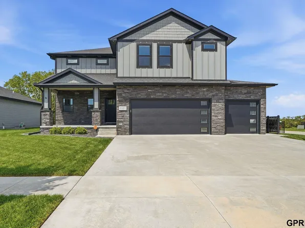 1111 Terrace View Dr, Hickman, NE 68372