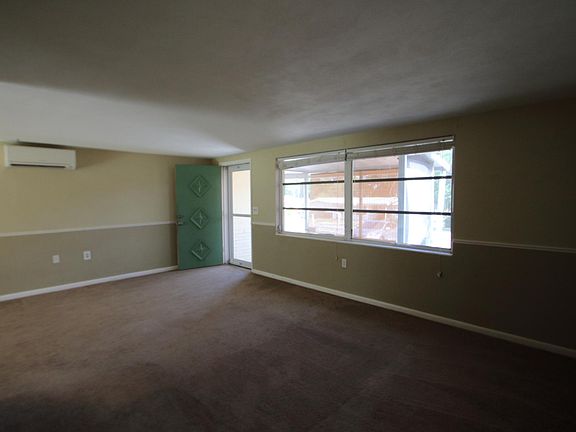 2nd image of 32 N Columbus St