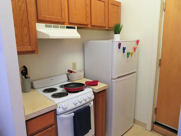 156 E State St #4 — Photo 8
