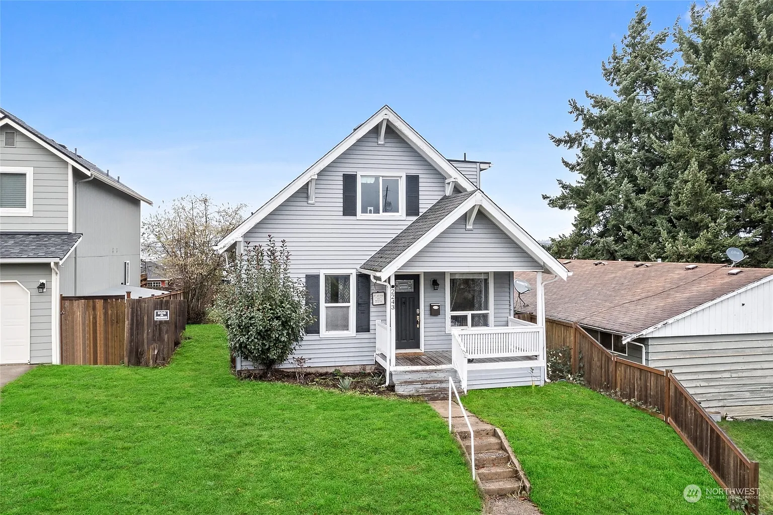 2243 E 35th Street photo 1