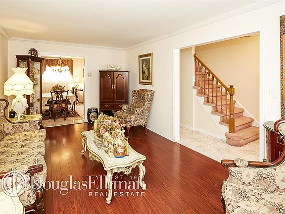 5th image of 4324 204th St
