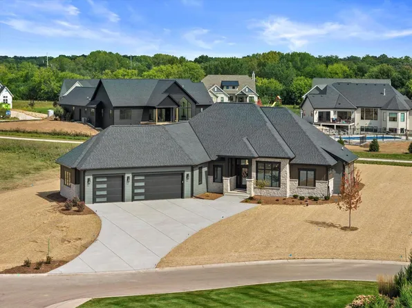 4077 Hawthorn Farm COURT, Nashotah, WI 53058