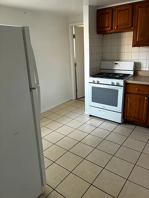 1 bed, 700 sqft, $800 — Photo 3