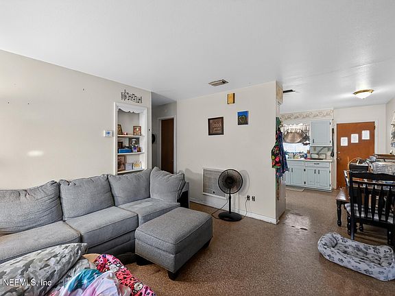4th image of 716 S EDEN GARDENS Avenue