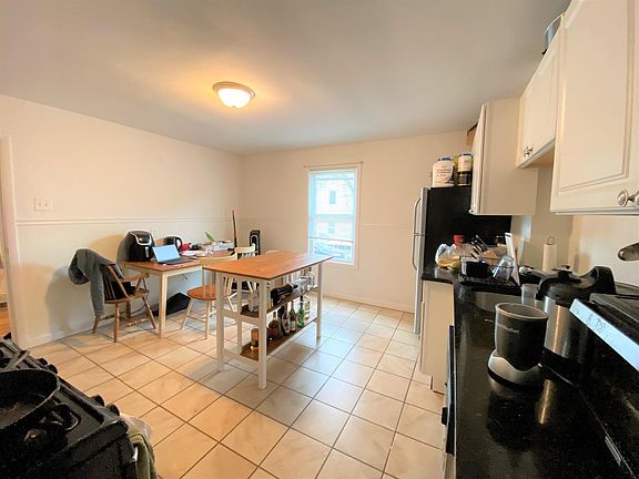 3rd image of 48 Lincoln St #1
