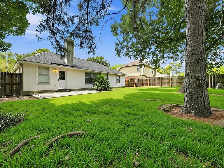 1607 Sandy Park Dr — Photo 18