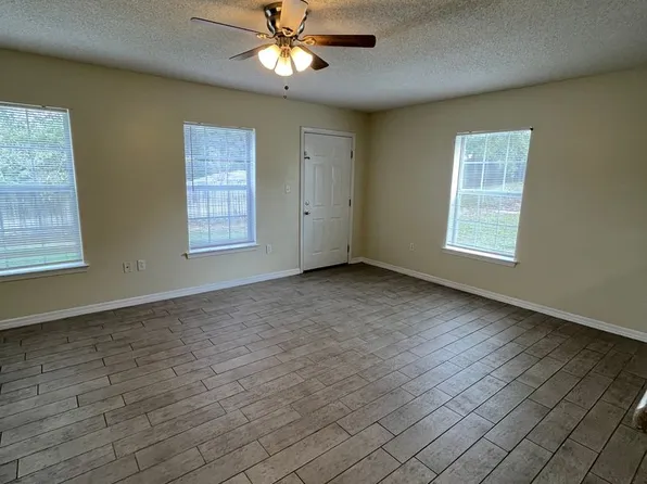 204 Johnson Ct, Crestview, FL 32536