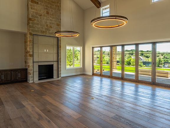 4th image of 26 Lago Vista Dr