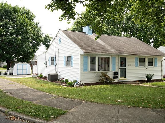 2nd image of 1718 North Blvd