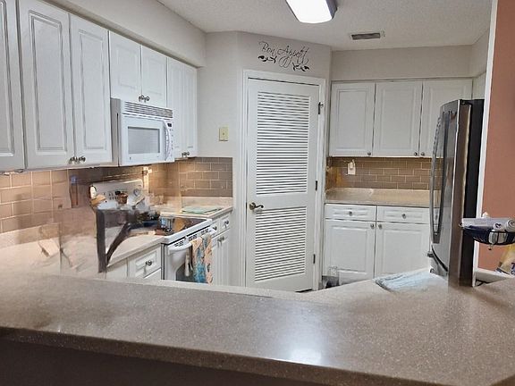 3rd image of 120 Laurel Wood Way Unit 101