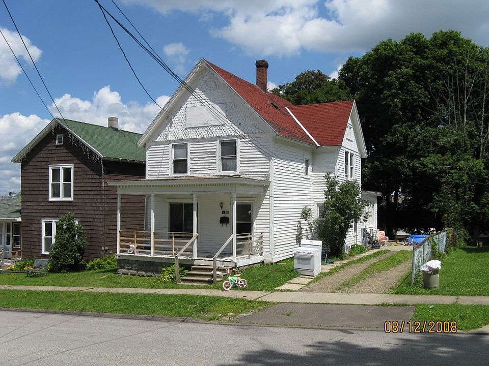 1st image of 126 4th Ave