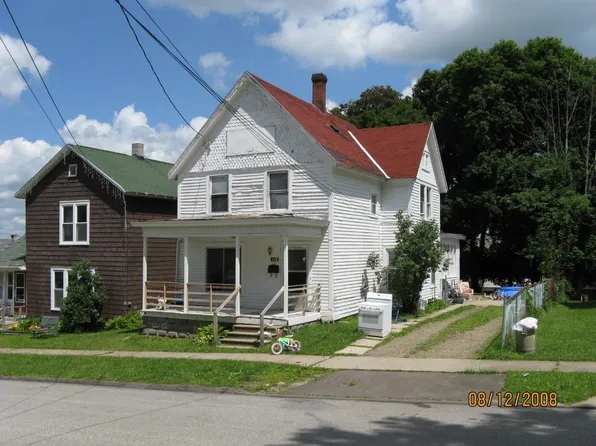 126 4th Ave, Corry, PA 16407