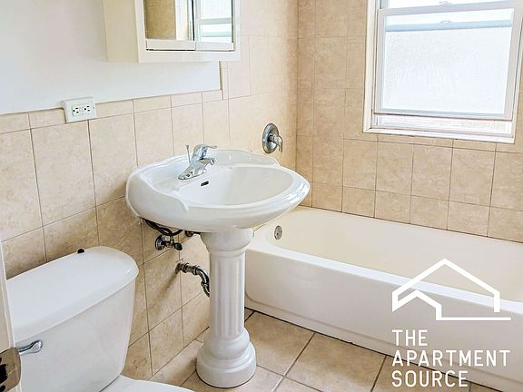 4th image of 5137 N Wolcott Ave #1