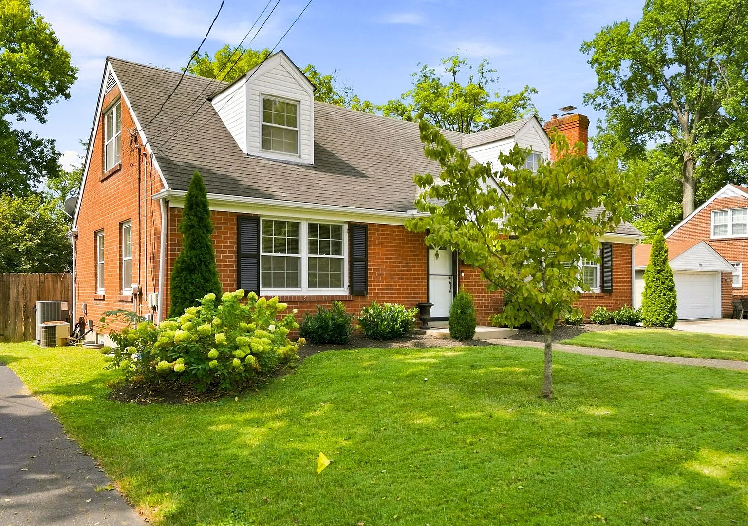 Classic St. Matthews Charm Meets Modern Living | 4 Bed, 2 Bath — Photo 4