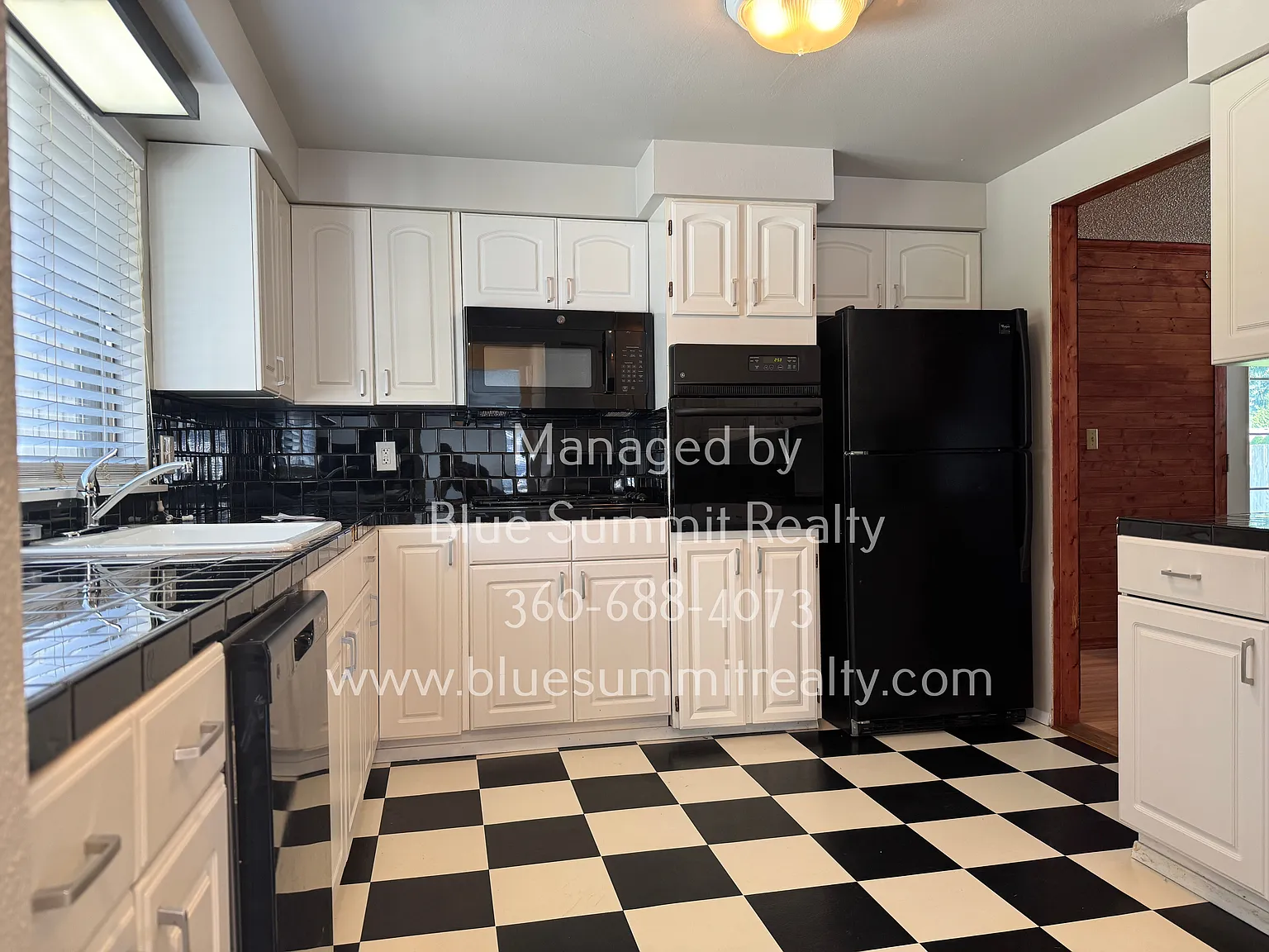 2 bed, 1366 sqft, $2,495 — Photo 2
