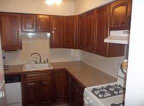 4th image of 201 Evergreen St APT 6-2C