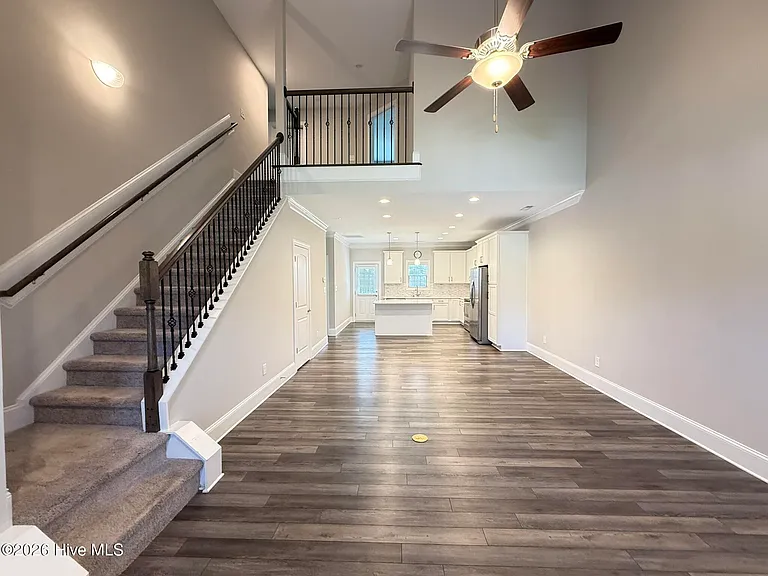121 Lark Dr — Photo 4