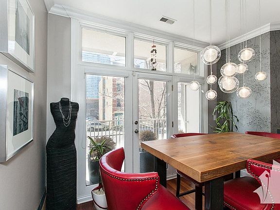 2nd image of 701 W Grand Ave #W2f