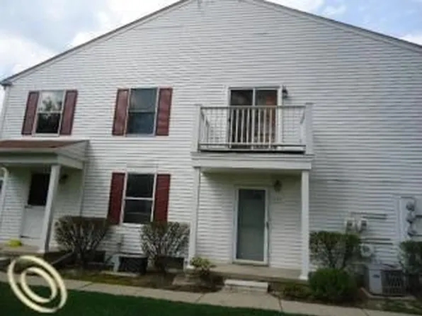 227 Neptune Dr #109, Walled Lake, MI 48390