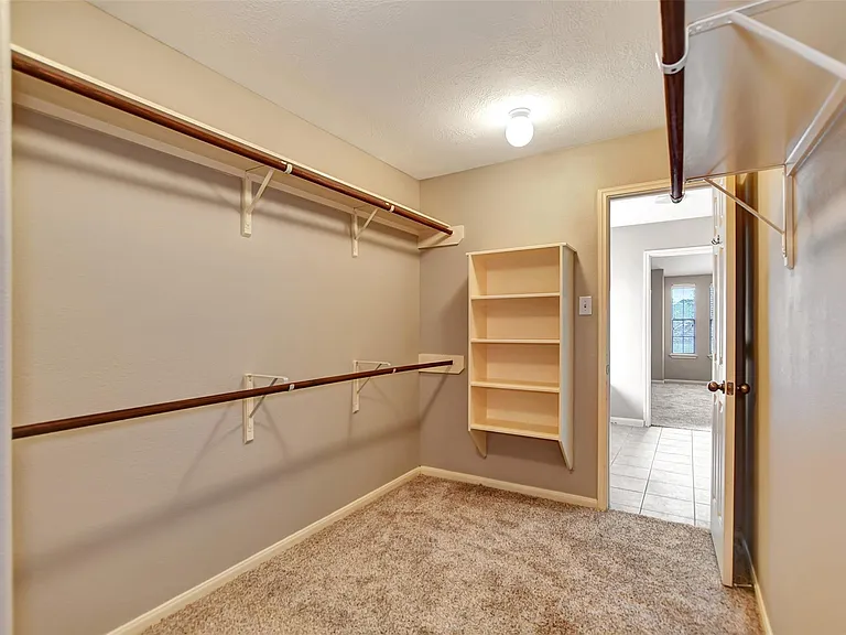 5410 Spring Oak Dr — Photo 35
