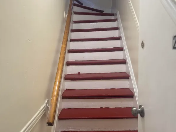 239 Bayview Avenue image 12 of 20