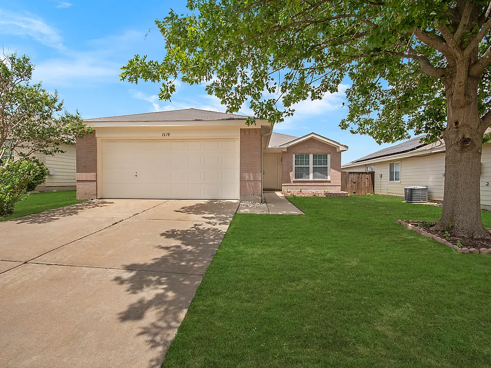 1618 Pin Oak Trl