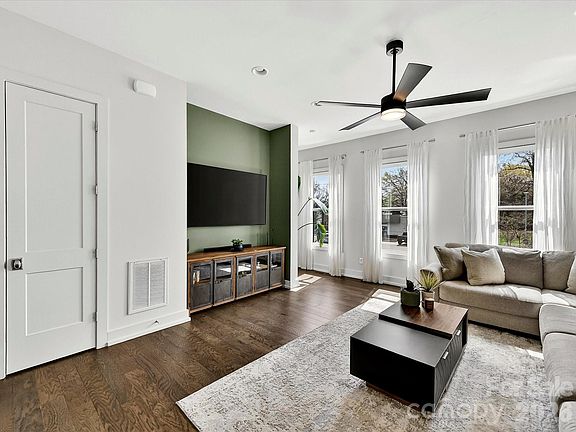 5th image of 1613 Parkwood Ave
