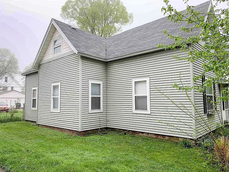 812 W University Ave — Photo 3