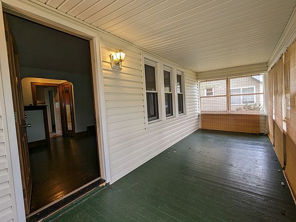 3rd image of 627 N Firestone Blvd