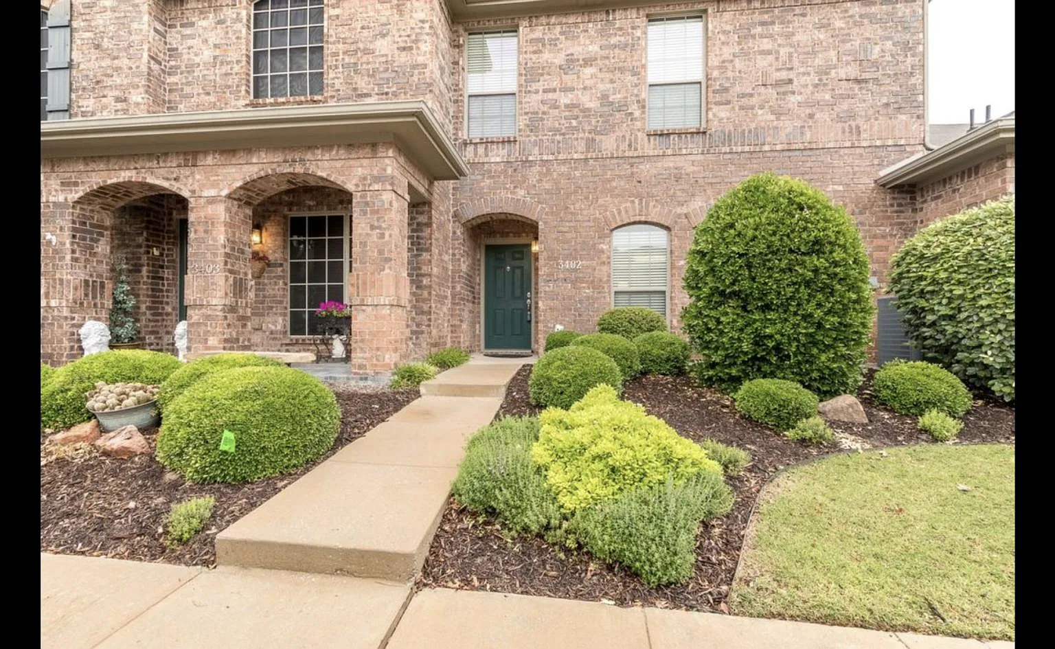 2 bed, 1.5 bath, 1227 sqft, $1,925 — Photo 2