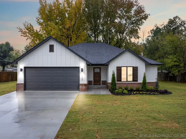 1404 Lahoma Dr, Pryor, OK 74361