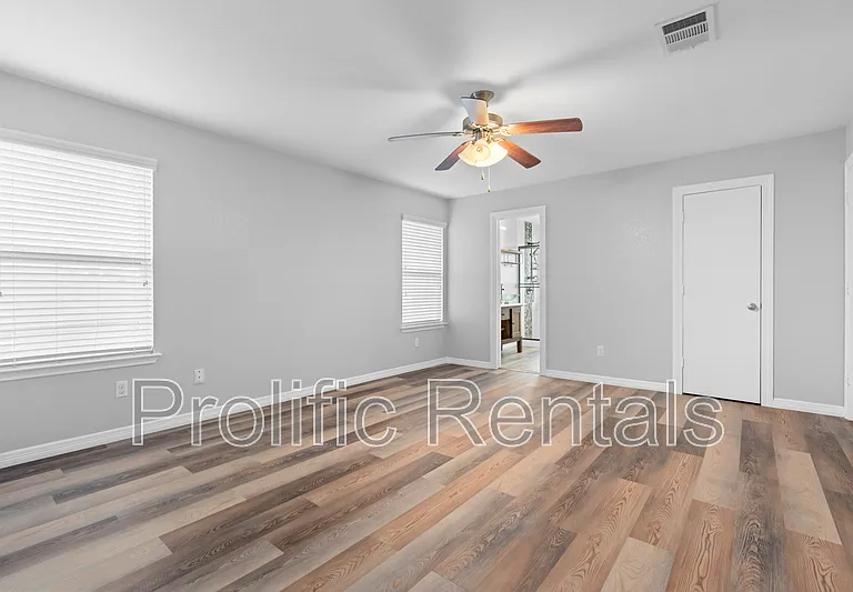 5904 Chuckwagon Cir — Photo 24