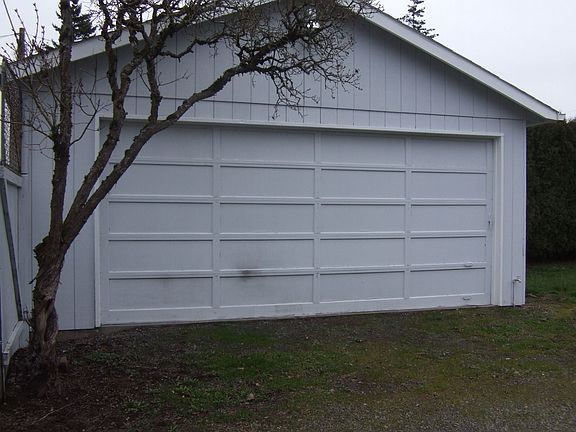 freestanding garage
