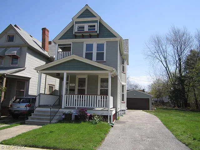 2207 E 97th St photo 1