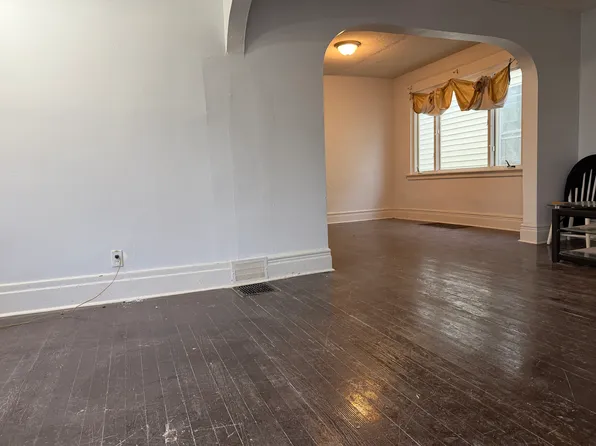 63 Roslyn St, Buffalo, NY 14211